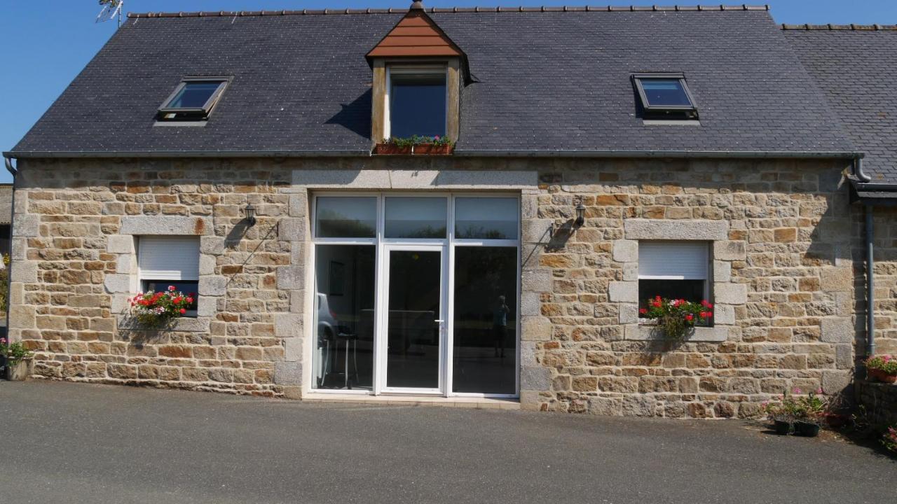 La Ferme Guibel Bed and Breakfast Plouzélambre Eksteriør billede